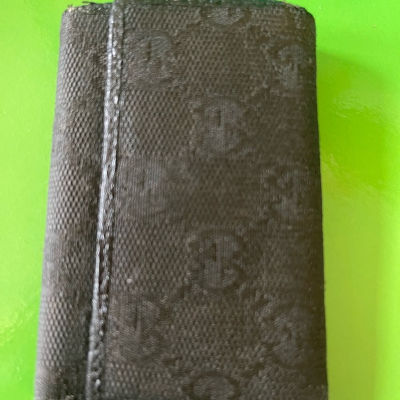 Bundle of pre loved 2 LV, 1 Gucci and 1 Cartier compact coin wallet. - Picture 3 of 12